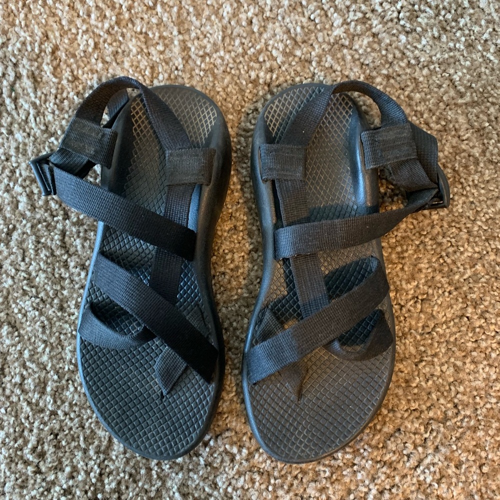 Chacos all black size 8 women’s
